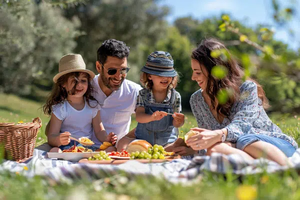 Jour férié 2025 : maximiser ses week-ends prolongés en famille